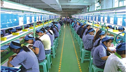 4 つの中心の送電線